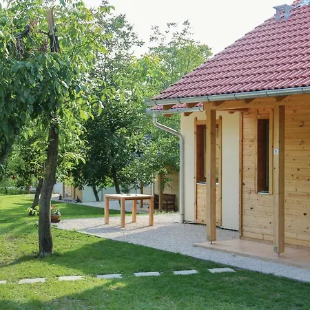 Three-bedroom Holiday In Nyaraló Szólád