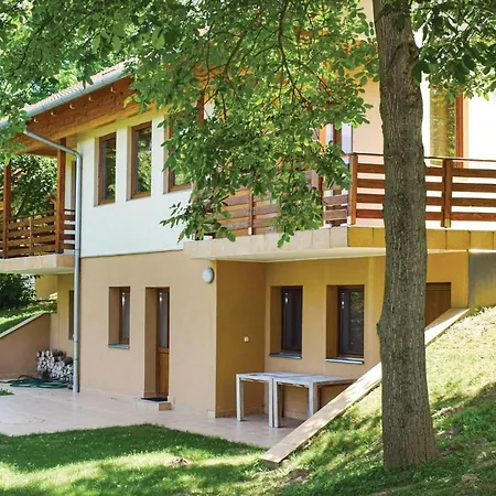 Three-bedroom Holiday In Nyaraló